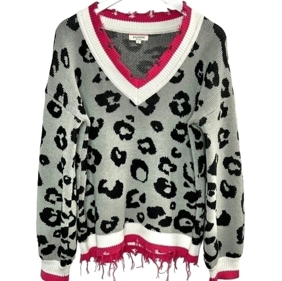 leopard print varsity trim pullover sweater Size largeV-neck Artsy Colorful - Picture 4 of 7